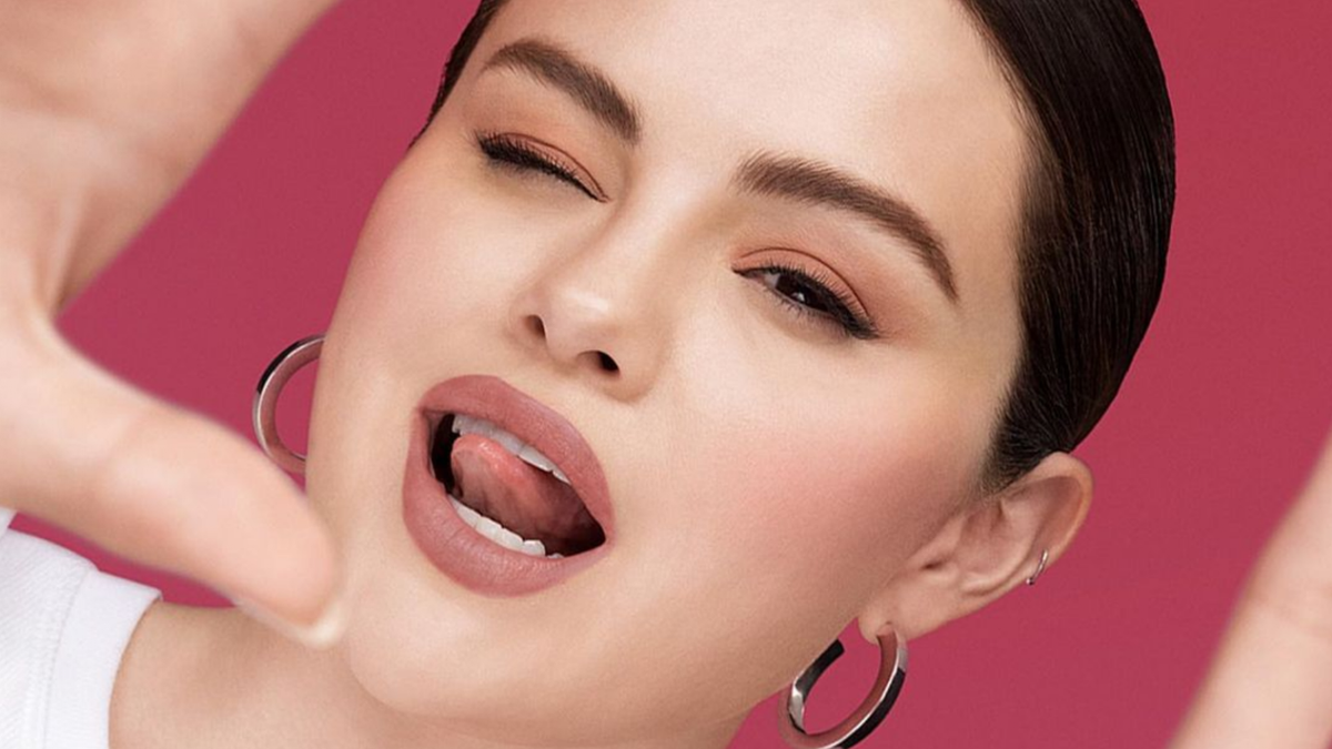 Selena Gomez Sube La Temperatura Desde Un Yate Con Un Infartante Bikini