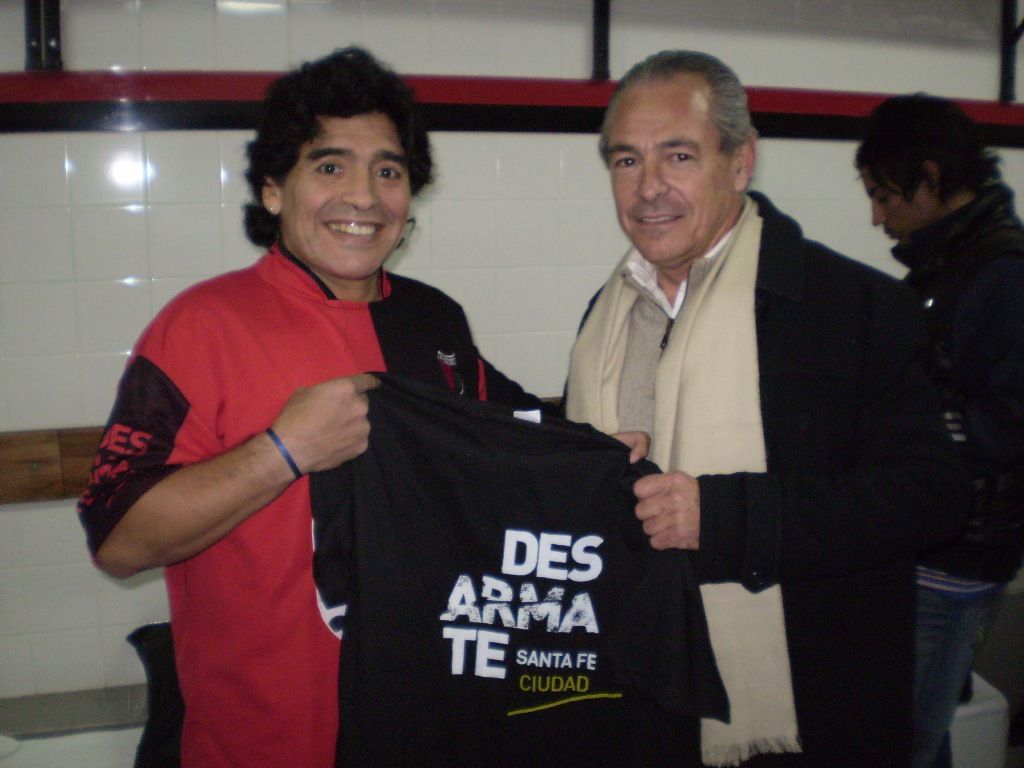 Maradona desarme