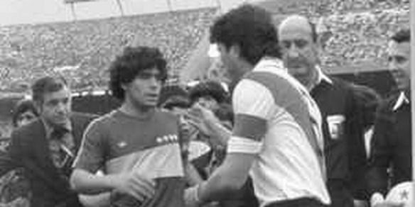 Efemérides - River 1980