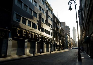 Mexico%20vacia%20por%20gripe%20porcina%20p1