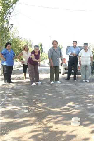 Jubilados Lavalle juegan a las bochas