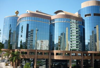 Edificio espejo en Río