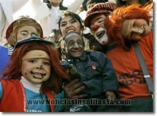 Nelson-de-la-rosa-el-hombre-mas-pequeno-del-mundo-desformaciones-insolita