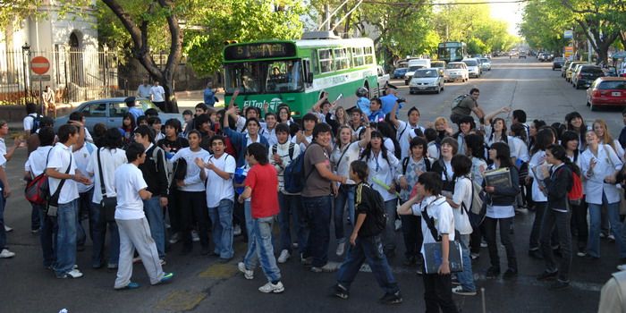 Corte Alumnos Colegio Belgrano - NOTA1
