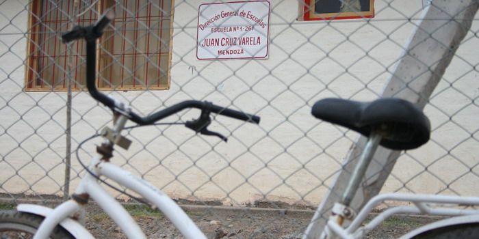 Escuela Juan Cruz Varela - NOTA12