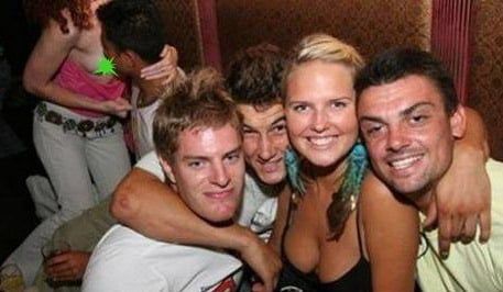 Amigos teta interior