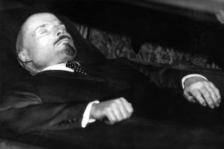 La momia de lenin interior