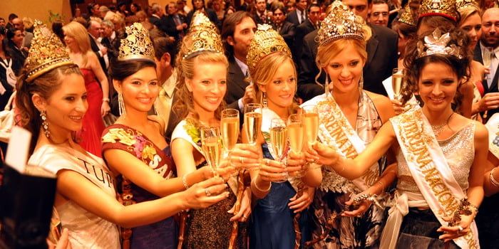 Gala de las reinas - nota13