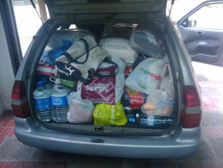 Donacion mercaderia a chile auto cargado interior