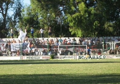 Hinchada gimnasia y esgrima portada