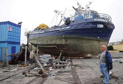 Buque varado tsunami P