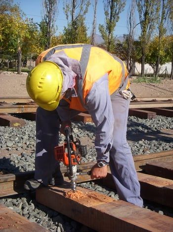 Tren vías obrero trabajo int