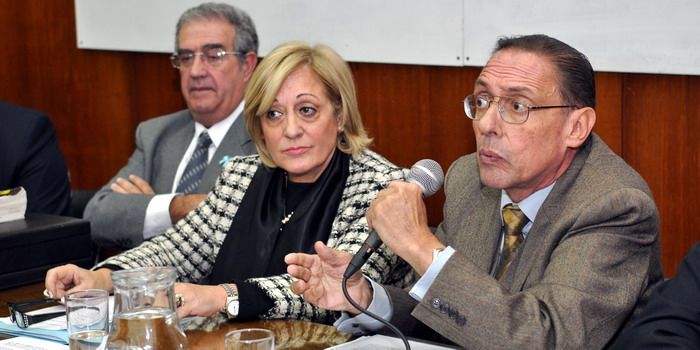 Php6aVzEwaudiencia33