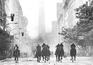 Crisis argentina 2001 - PORTADA