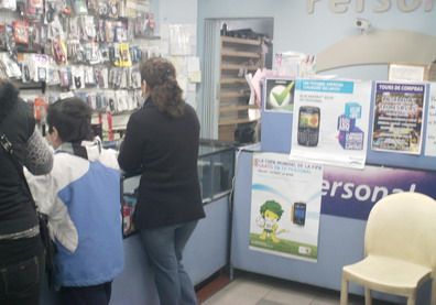 Robo celulares calle General Paz P interior