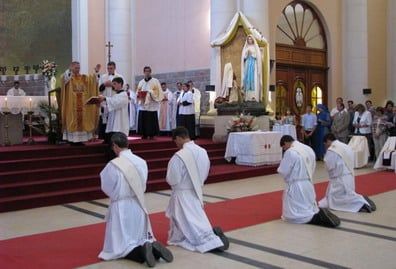 Ordenaciones verbo encarnado iglesia misa p