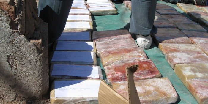 Decomiso marihuana patio pies N