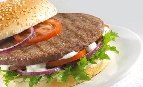 Hamburguesa-de-atun-con-salsa-de-yogur