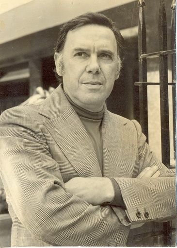 Chacho Santa Crz, Blanco y Negro Interior