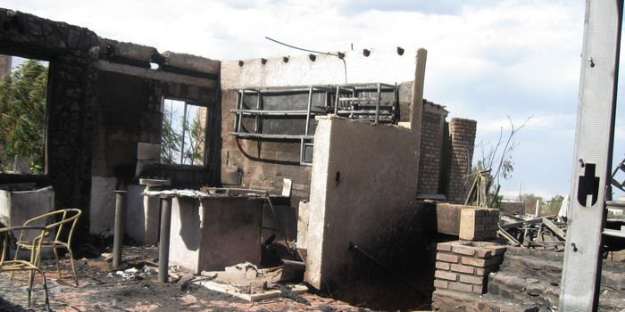 Casa incendiada el challao 2N