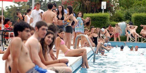 Calor-Verano-Pileta-Regatas - NOTA