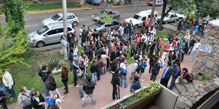 Piquete Universidad Mendoza - Nota