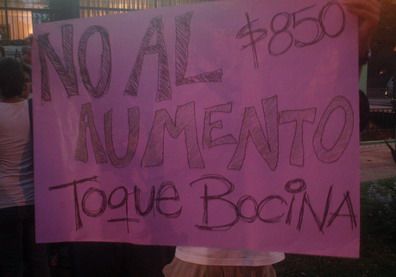 Protesta Universidad de Mendoza aumento cuotas interior