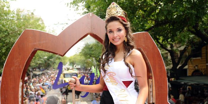 carrusel-vendimia-2011-Luján de Cuyo-NOTA