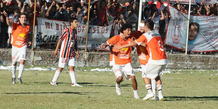 Huracan LH Centro Deportivo - Nota3