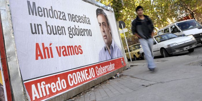 Cornejo carteles propaganda 1