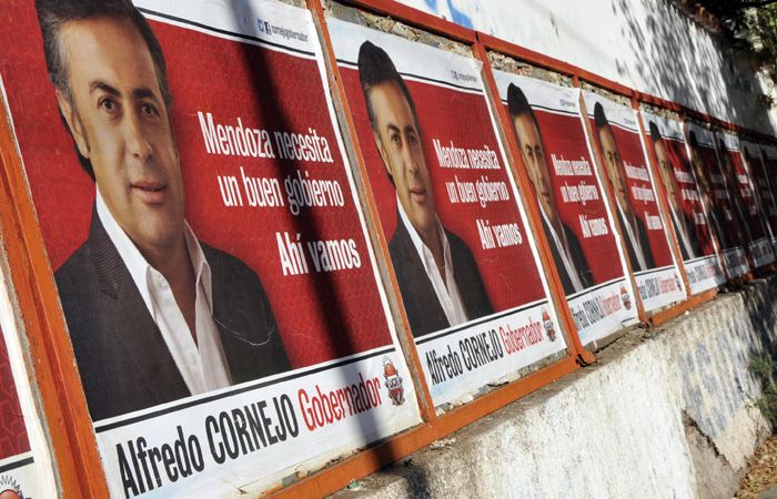 Cornejo carteles propaganda 2 para int