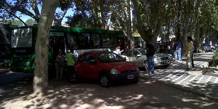 Accidente transito calle cervantes godoy cruz NOTA interior