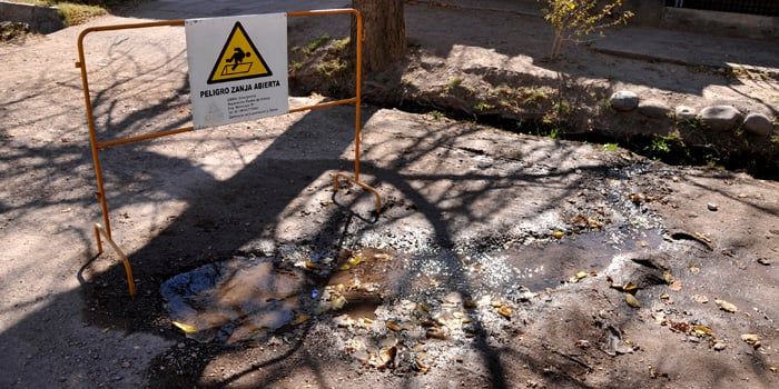 Pérdida agua potable calle Fleming 200
