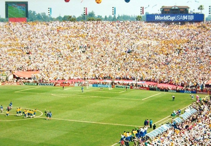 Momento clave roberto baggio erra el penal y gana brasil