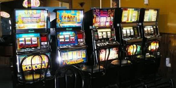 Máquinas tragamonedas.jpg N