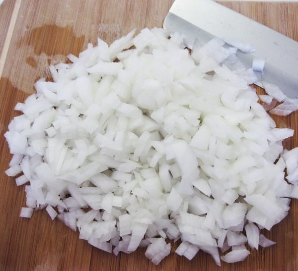 Chopped_onions b