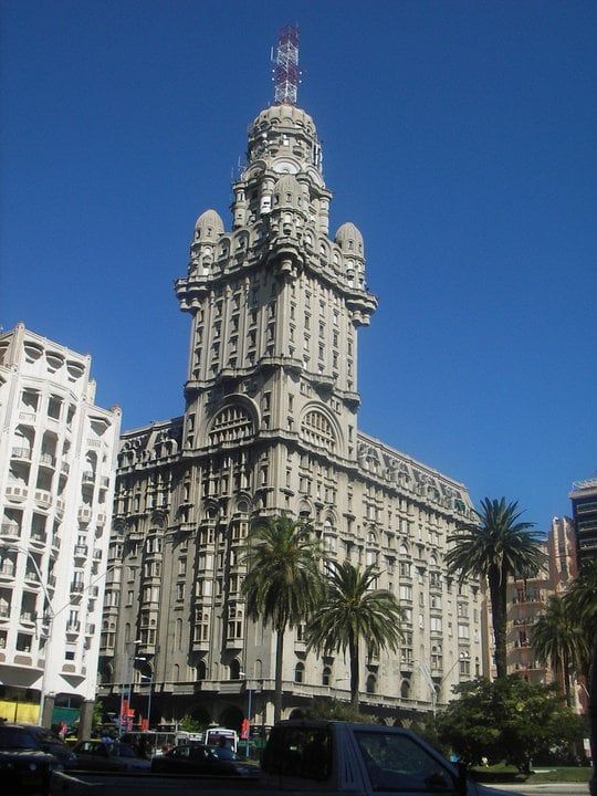 Palacio salvo montevideo- hermano del palacio barolo de baires