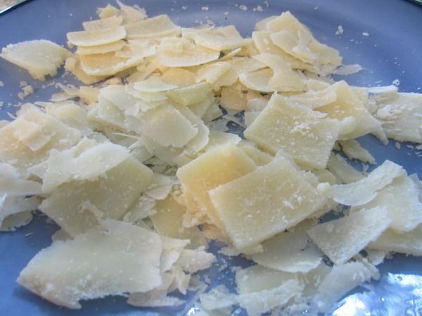 Shaved_parmesan_cheese