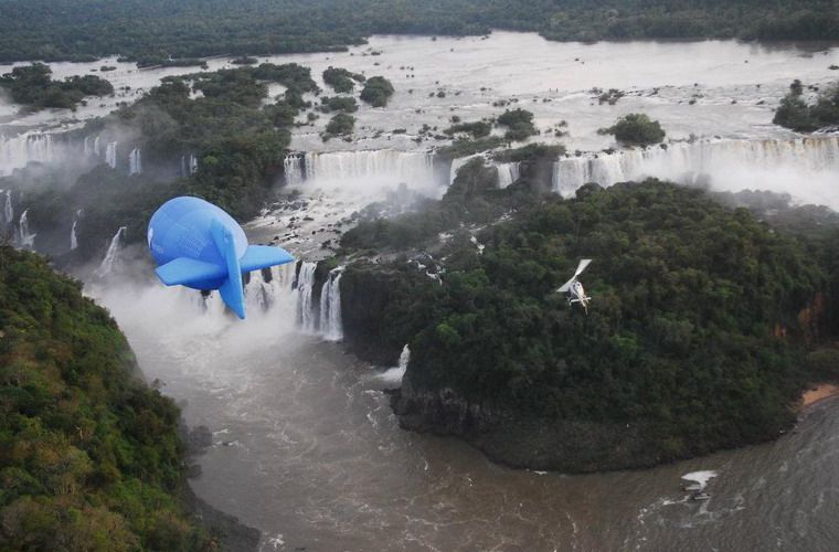 Cataratas dirigibel cuatro interior