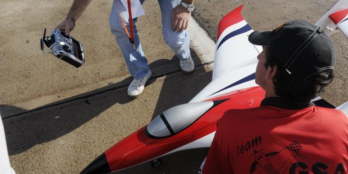 Aeromodelismo en IV Brigada - Nota20