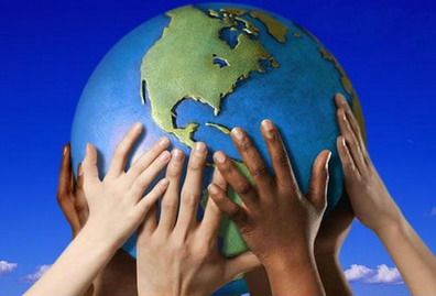 Redes sociales ayudan en catástrofes manos muno P