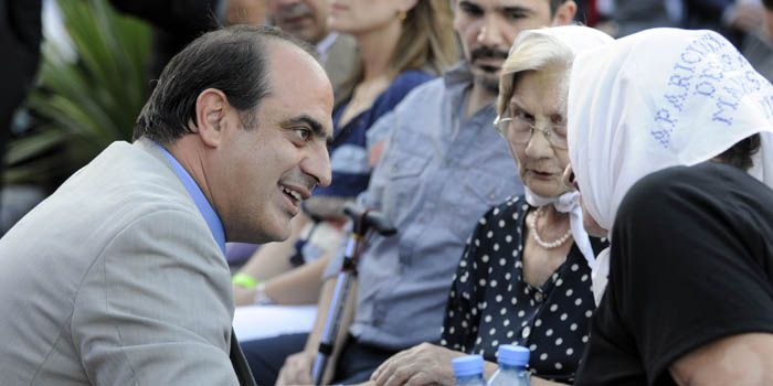 Asunción-Paco-Adaro-madres-Pérez-Ciurca-explanada-casa de gobierno-NOTA (9)