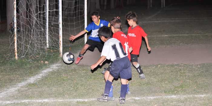 Torneo infantil nocturno
