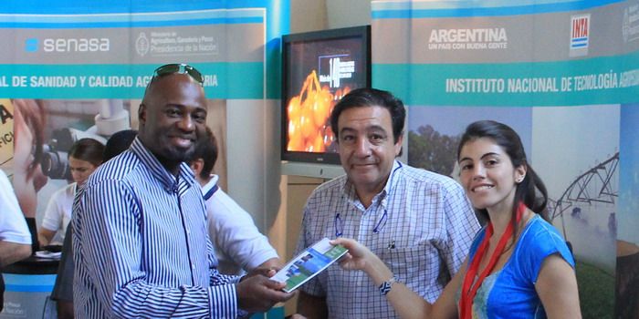 Noelia Milagros Riollo estand Angola N