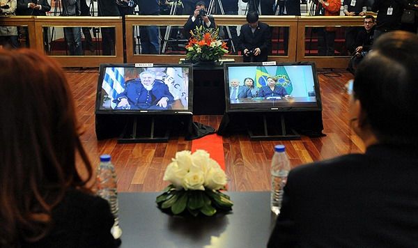 Cristina - wen jiabao de china y tv con Mujica y Roussef