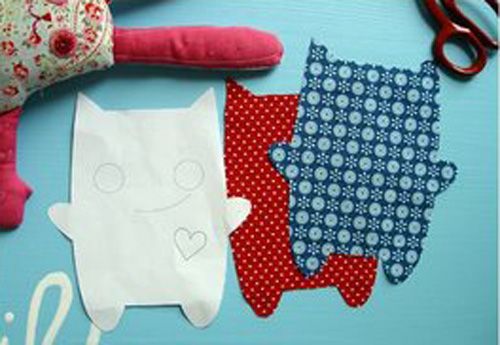 Molde-y-recortes-de-tela.