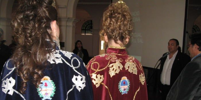 Evelyn Minet Wanda Kaliciñski capas invierno espaldas N