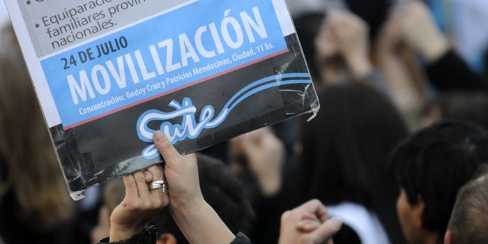 Marcha, docentes, SUTE, bandera, salario, NOTA (7)