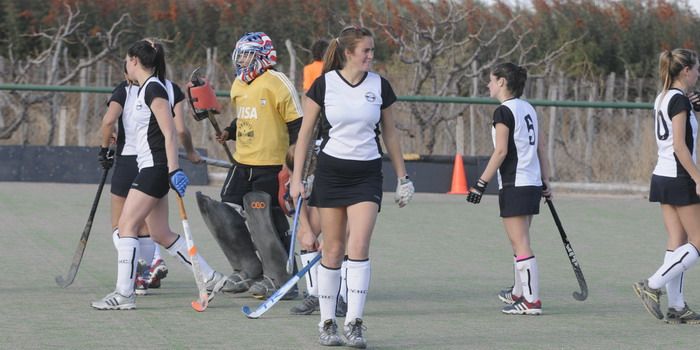 Yerutí Murialdo hockey femenino - nota9