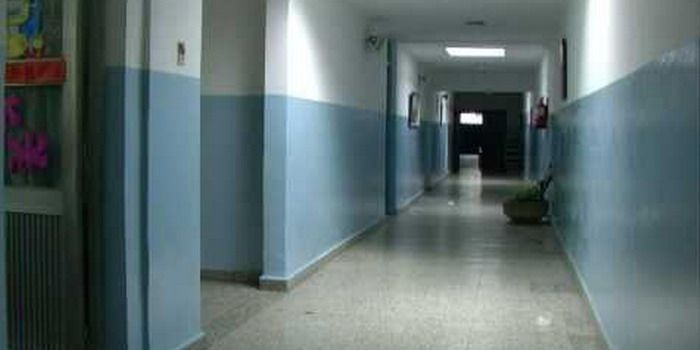 Pasillo escuela sin chicos N